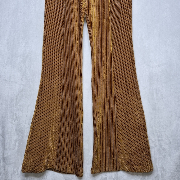 Free People Slim Pull On Velvet Flare Pants Size Medium - Picture 3 of 9